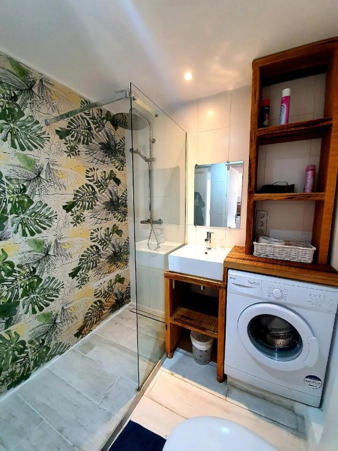 Freshly Tastefully Renovated Apartments In Heart Of Old Антіб Екстер'єр фото