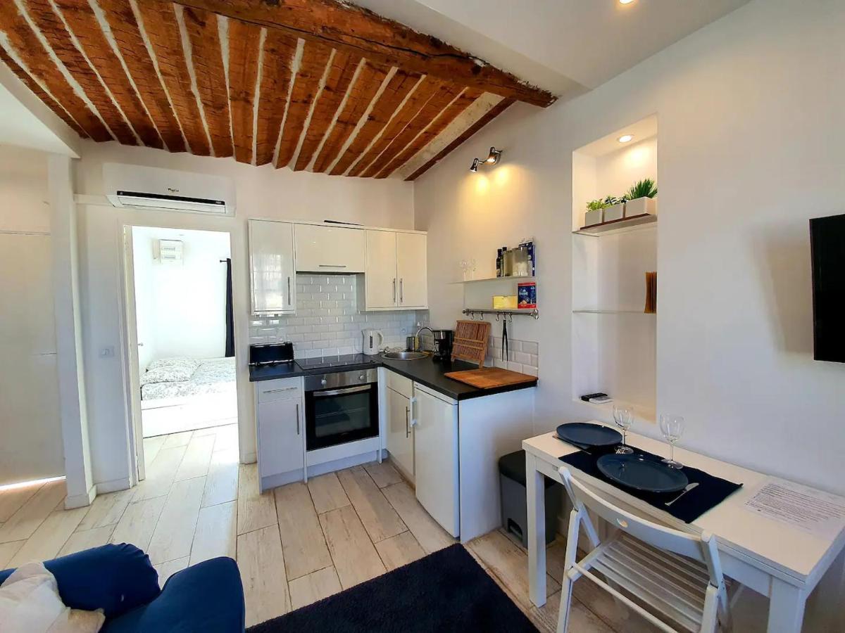 Freshly Tastefully Renovated Apartments In Heart Of Old Антіб Екстер'єр фото