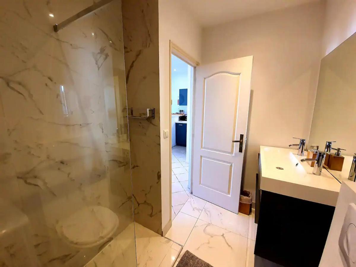 Freshly Tastefully Renovated Apartments In Heart Of Old Антіб Екстер'єр фото