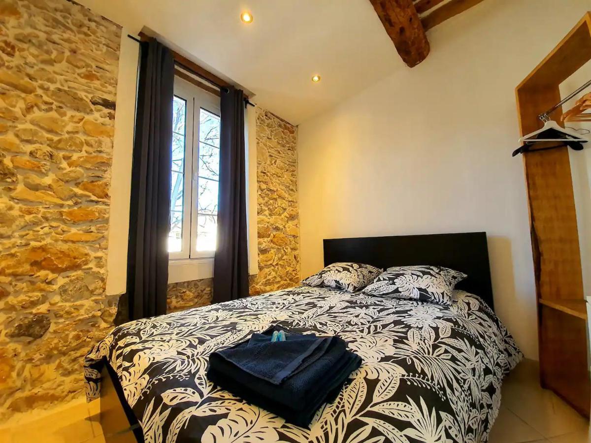 Freshly Tastefully Renovated Apartments In Heart Of Old Антіб Екстер'єр фото