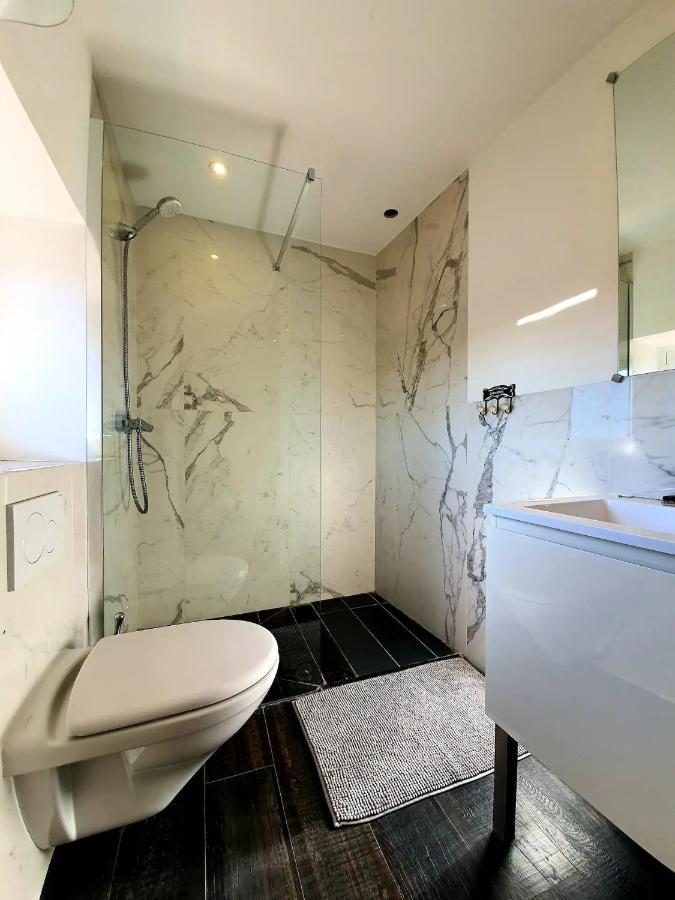 Freshly Tastefully Renovated Apartments In Heart Of Old Антіб Екстер'єр фото