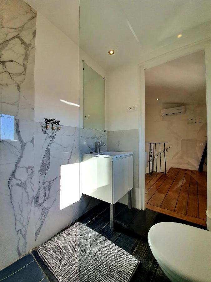 Freshly Tastefully Renovated Apartments In Heart Of Old Антіб Екстер'єр фото