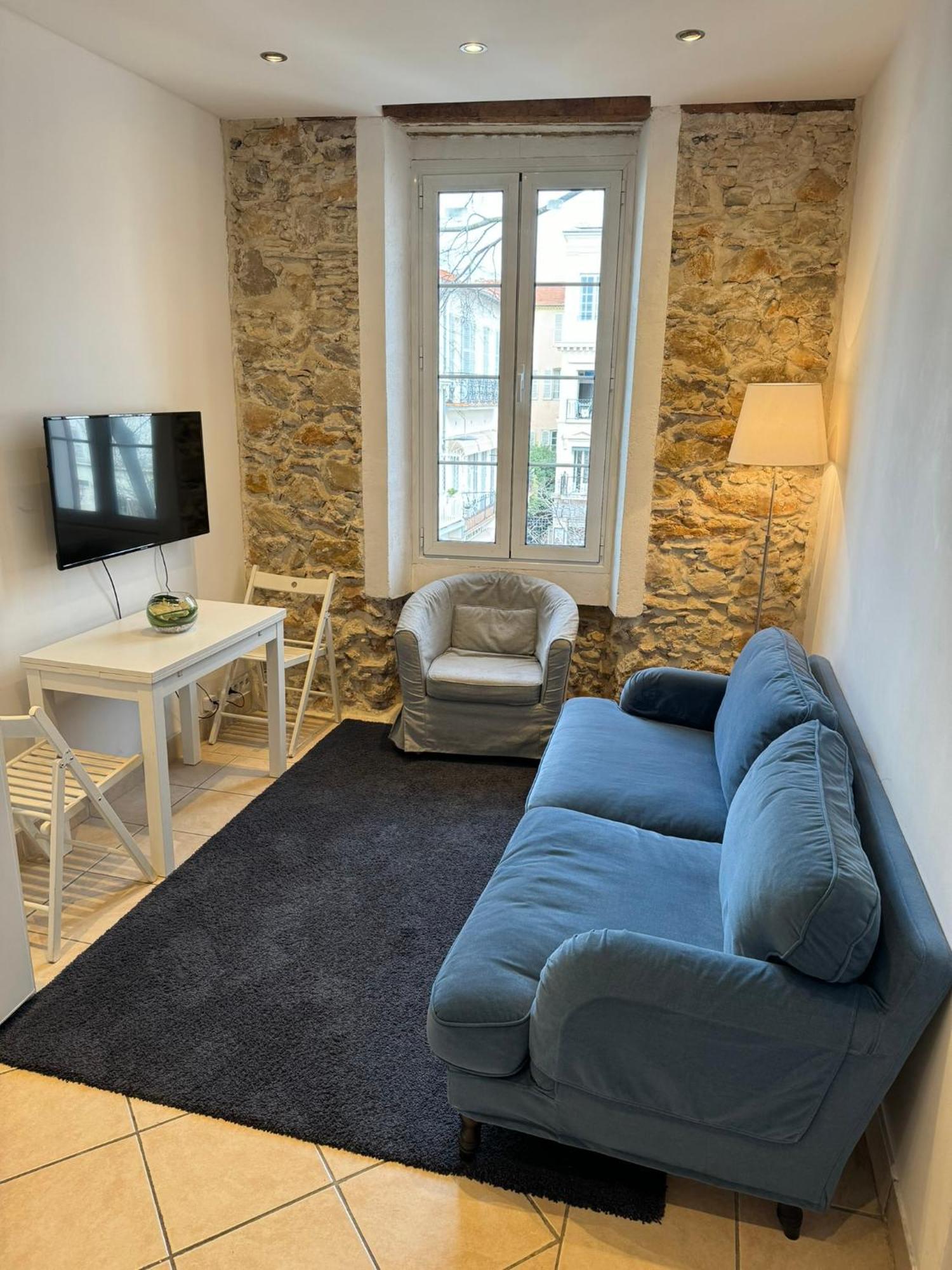Freshly Tastefully Renovated Apartments In Heart Of Old Антіб Екстер'єр фото