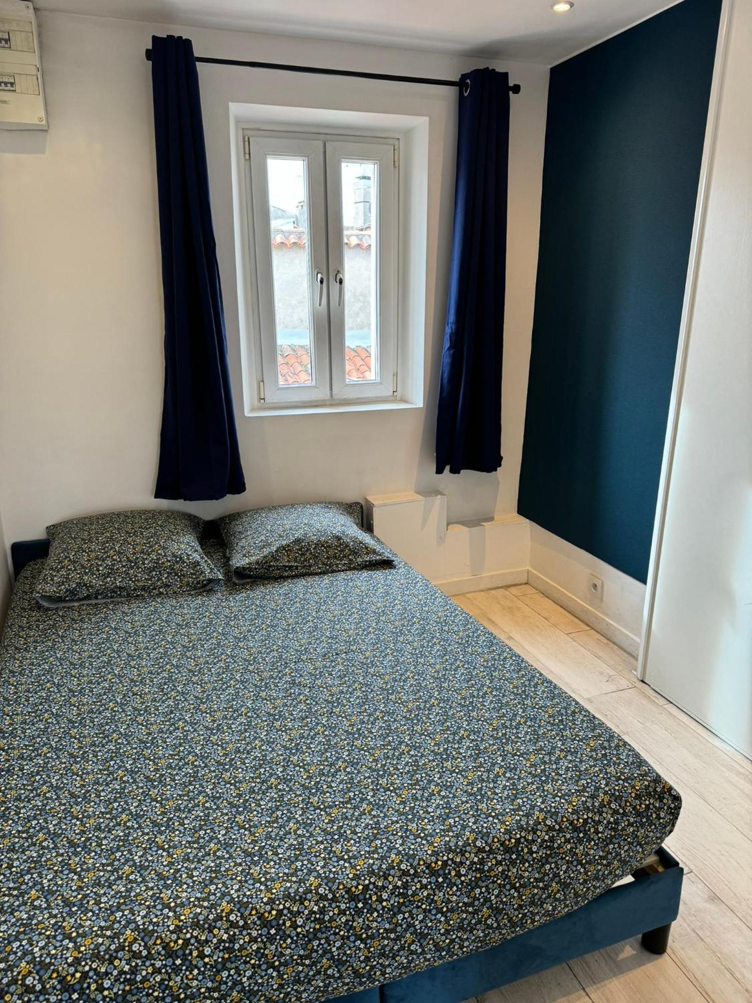 Freshly Tastefully Renovated Apartments In Heart Of Old Антіб Екстер'єр фото